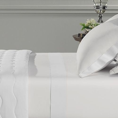 Colcha com porta-travesseiro Trussardi Raffinato super king 290x250cm branco