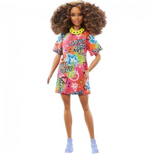 Barbie fazendo compras em roupas modernas e modernas