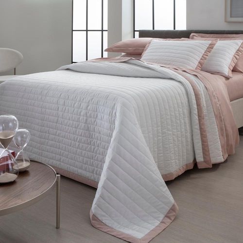 Colcha Stripes Kacyumara Satineé 300 fios King 2,80mx2,60m Branco/Rose Colcha Stripes Kacyumara Satineé 300 fios King 2,80mx2,60m Branco/Rose