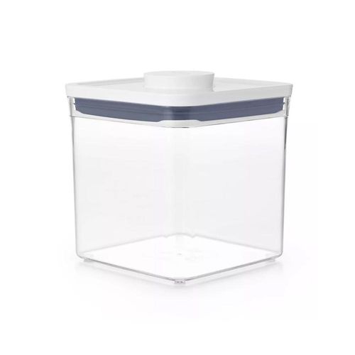 Pote hermético quadrado Oxo Pop 17,6x15,6x15,6cm 2,6 litros