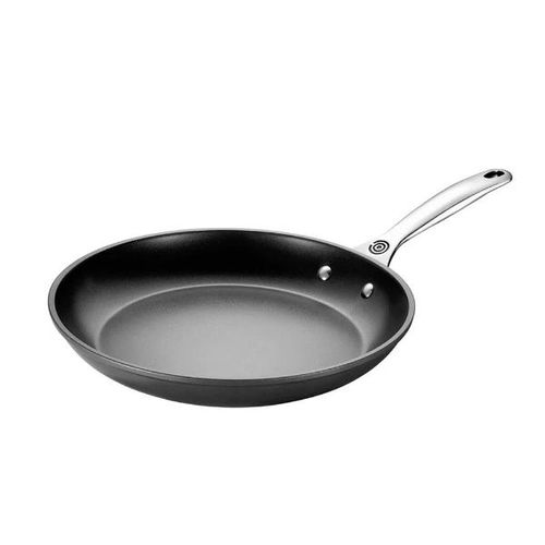 Frigideira rasa em alumínio Le Creuset TSN Pro 26cm preta