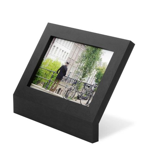 Porta-retratos em madeira Umbra Podium 10x15cm preto