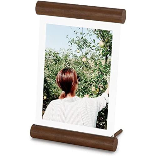 Porta-retratos em madeira Umbra Scroll 13x18cm natural Porta-retratos em madeira Umbra Scroll 13x18cm natural