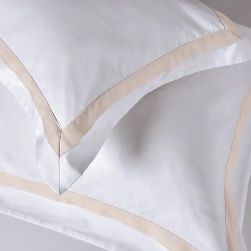 Almofada 300 Fios Algodão Egípcio Trussardi Vercelli 30x40cm Branco e Rose