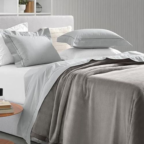 Jogo de lençol Trussardi Cammilo 200 fios 100% Algodão Solteiro Branco/Marinho Jogo de lençol Trussardi Cammilo 200 fios 100% Algodão Solteiro Branco/Marinho