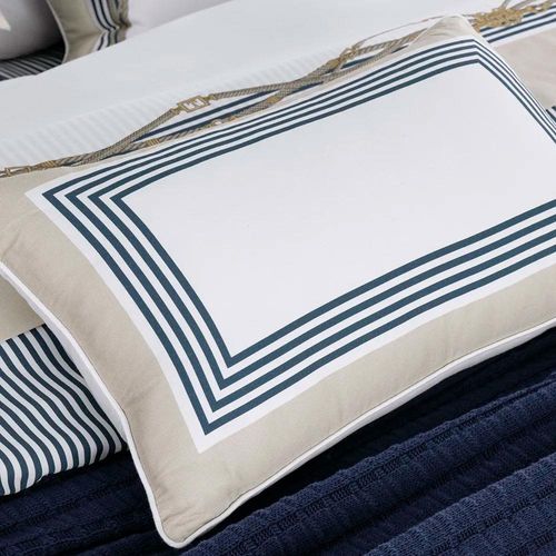 Almofada Trussardi Galizzi em Cetim 300 Fios 30x50cm 100% Algodão Egípcio para Proporcionar uma Experiência de Luxo e Arte